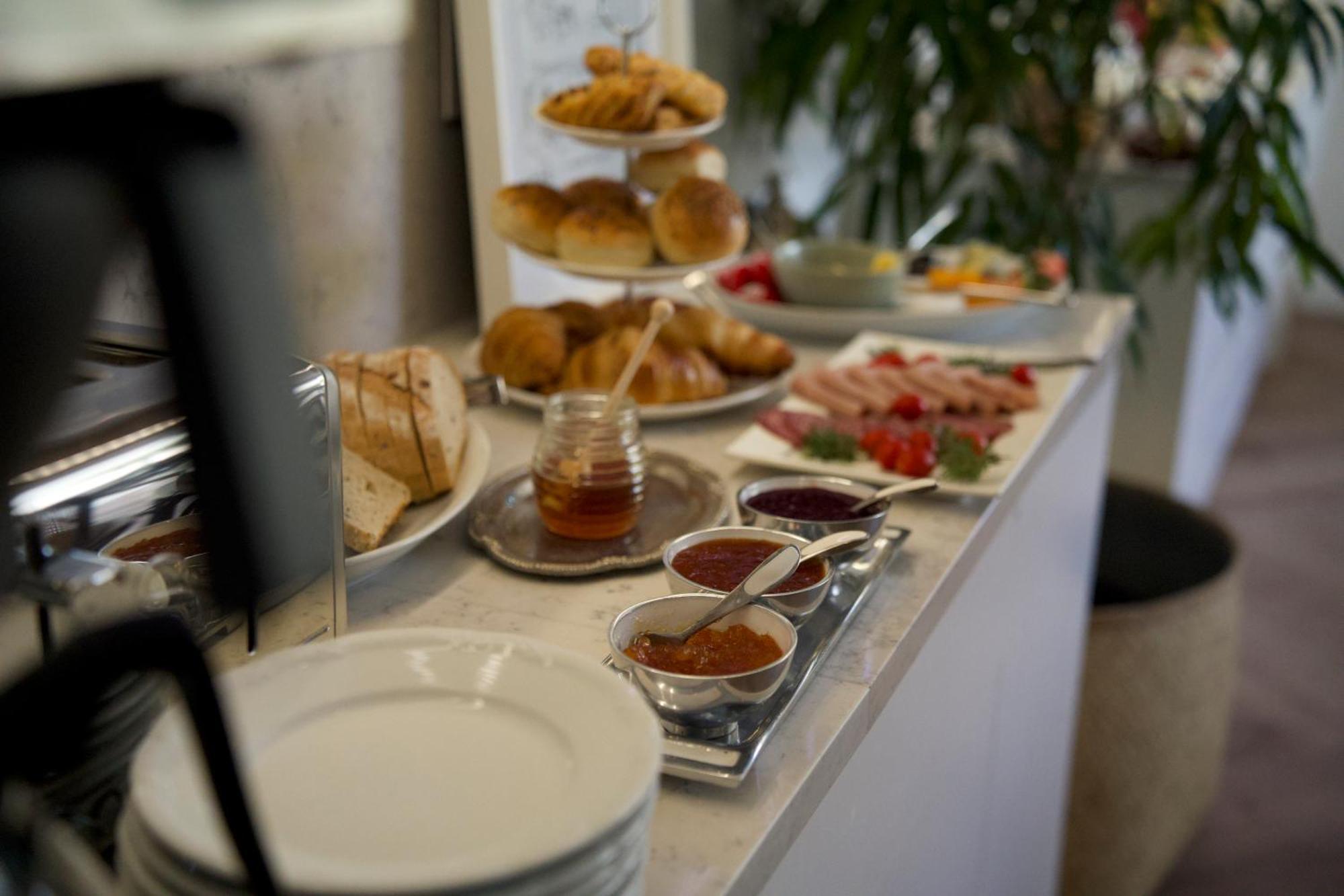 One Kensington Boutique Hotel Кейптаун Екстериор снимка